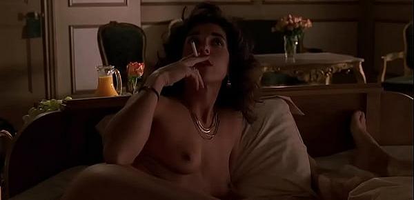  Alida Tarallo Showing Her Tits in The Sopranos S02E04